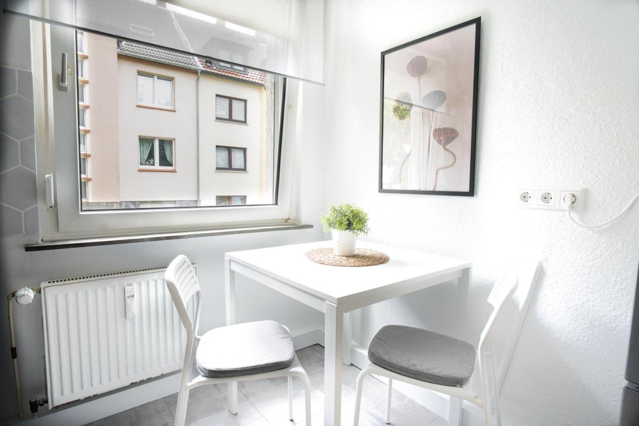 Homefy Bright And Cozy Holiday Apartment - Washer & Dryer - Free Parking Essen Buitenkant foto